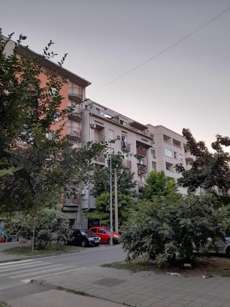 Slika 11 - Dvoiposoban, 55m2, janka cmelika 39 Novi Sad, sa terasom, ima lift